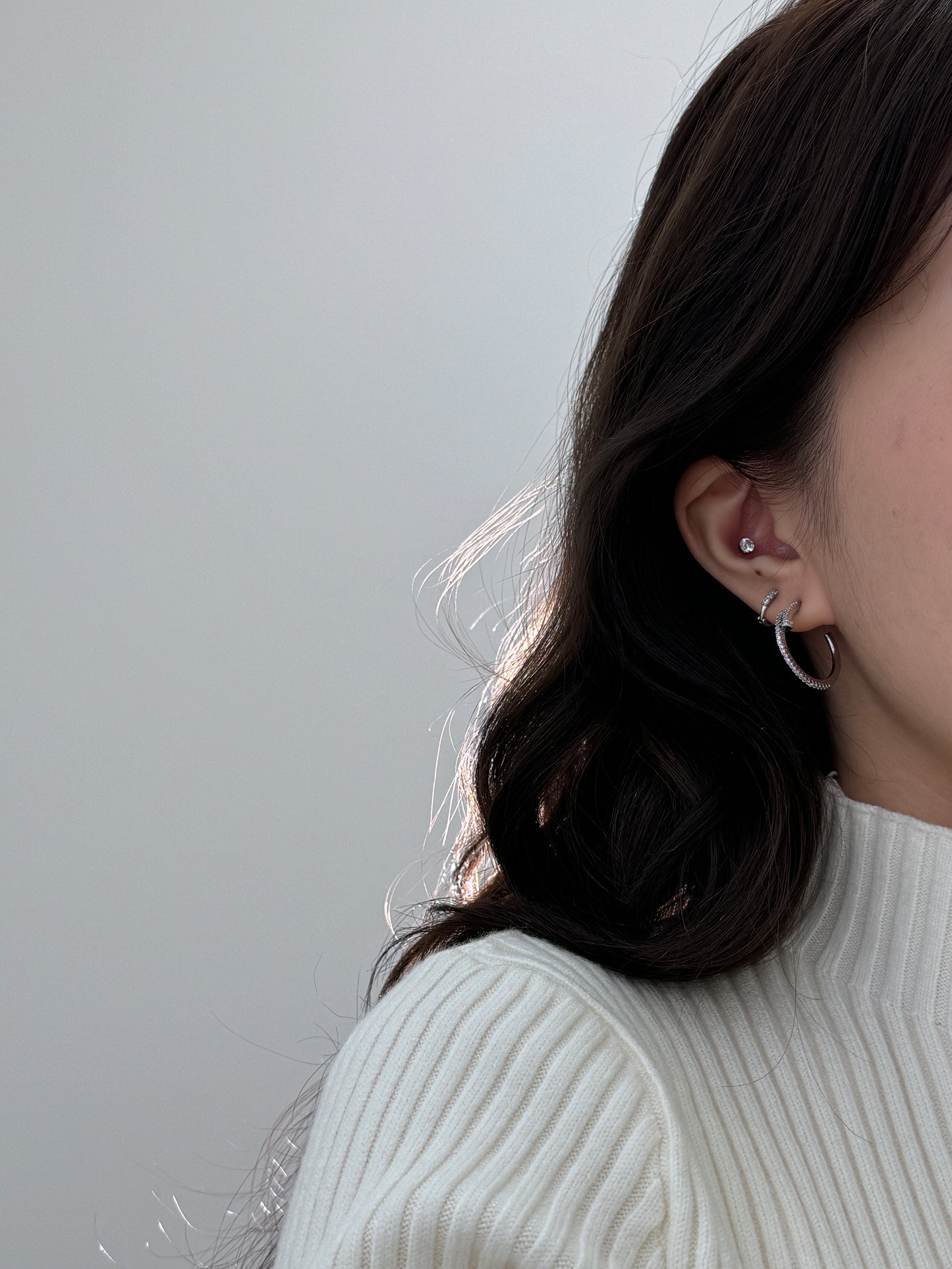 Chic Screw-In Circle Earrings ⚙️