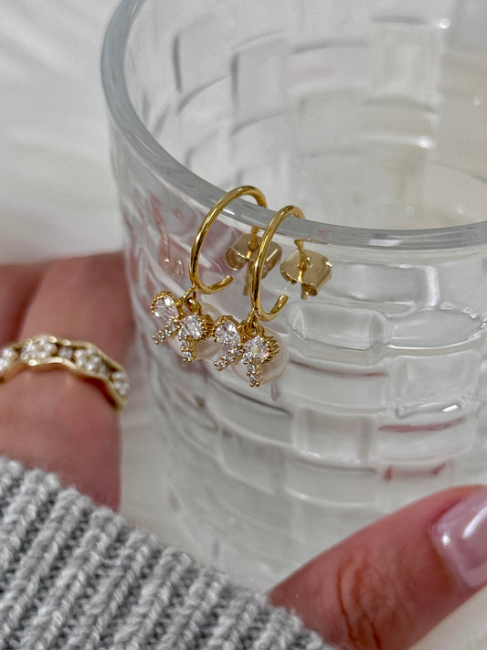 Petite Pearl Earrings 💎